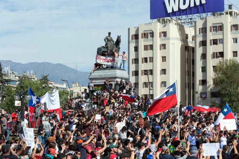 Demonstrasjon på Plaza Baquedano, Santiago, Chile 22. oktober 2019