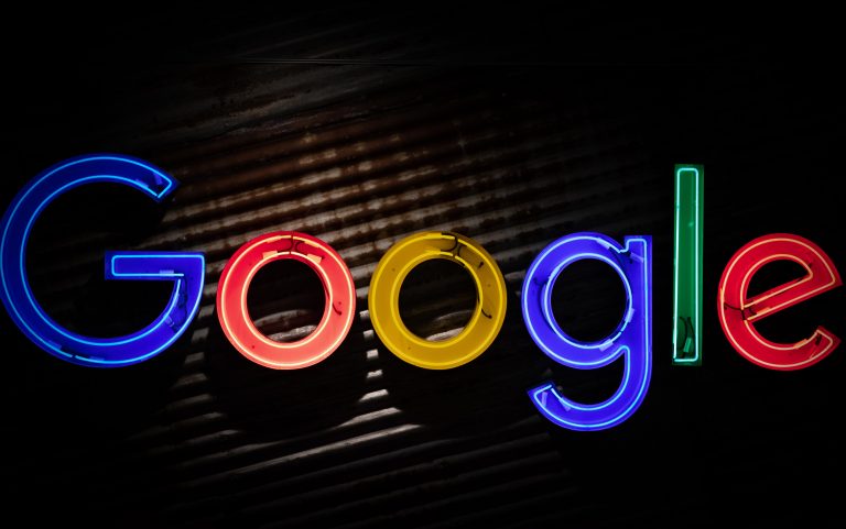 Google anklages for å være i strid med GDPR